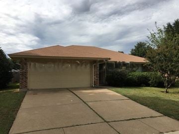 Arlington house for rent - 5304 Tamarack Court Arlington, TX 76018