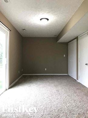 Indianapolis house for rent - 5683 Colonist Circle Indianapolis, IN 46254