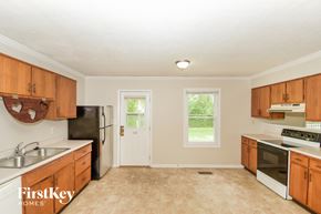 Indianapolis house for rent - 5691 Dobbs Ferry Dr Indianapolis, IN 46254