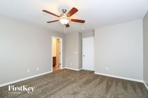 Clemmons house for rent - the living room is clean and ready for the family to move in