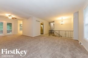 Parkville house for rent - 5905 NW Whispering Oaks Lane Parkville, MO 64152