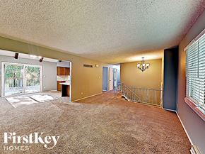 Kansas City house for rent - 5906 NW Walnut Creek Dr Kansas City, MO 64152
