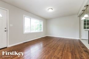 Raytown house for rent - 5915 Blue Ridge Cut Off Raytown, MO 64133