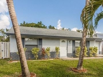 Lake Worth house for rent - 5990 Ithaca Circle W Lake Worth, FL 33463