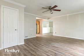Raytown house for rent - 6004 Farley Ave Raytown, MO 64133