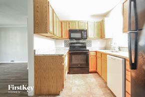 Raytown house for rent - 6004 Farley Ave Raytown, MO 64133