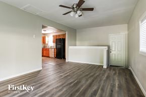 Raytown house for rent - 6004 Farley Ave Raytown, MO 64133