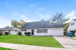 Indianapolis house for rent - 6021 E 42nd Street Indianapolis, IN 46226