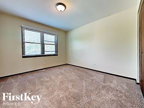 Matteson house for rent - the living room is clean and ready to use