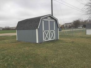 Galloway house for rent - a small shed in the middle of a grass field