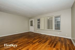 Indianapolis house for rent - 6402 W 15th Indianapolis, IN 46214