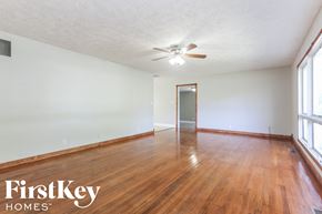 Indianapolis house for rent - 6605 West 14th Street Indianapolis, IN 46214