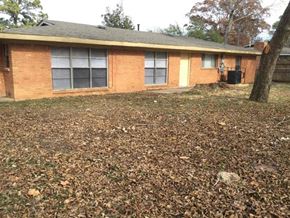 Fort Worth house for rent - 7000 Meadowbrook Dr Fort Worth, TX 76112