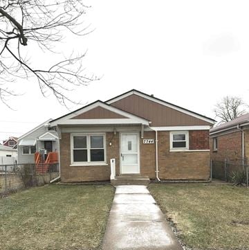 Burbank house for rent - 7744 Lotus Ave Burbank, IL 60459