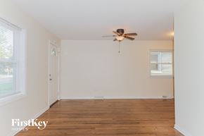 Burbank house for rent - 7804 Laramie Avenue Burbank, IL 60459