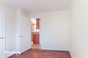 Burbank house for rent - 7804 Laramie Avenue Burbank, IL 60459
