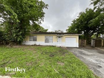 North Lauderdale house for rent - 7820 SW 9th St North Lauderdale, FL 33068