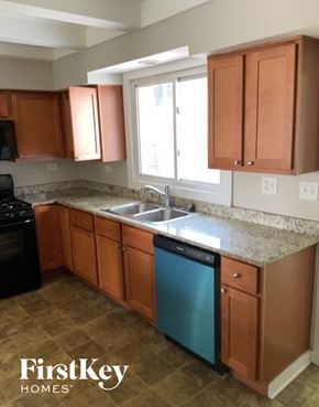 Burbank house for rent - 7932 Newland Ave Burbank, IL 60459