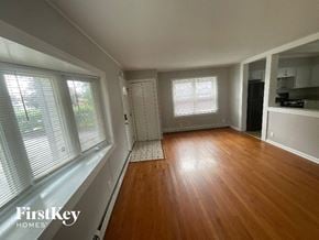 Burbank house for rent - 7932 Newland Ave Burbank, IL 60459