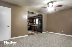 Kansas City house for rent - 7915 E 47th Ter Kansas City, MO 64129