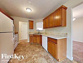 Riverdale house for rent - 8012 Mustang Lane Riverdale, GA 30274