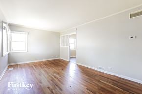 Burbank house for rent - 8017 Merrimac Ave Burbank, IL 60459