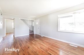 Burbank house for rent - 8017 Merrimac Ave Burbank, IL 60459