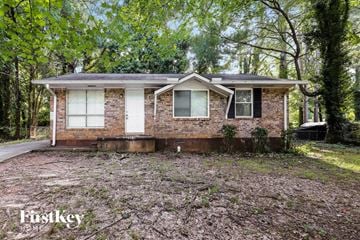 Jonesboro house for rent - 8280 Attleboro Dr Jonesboro, GA 30238