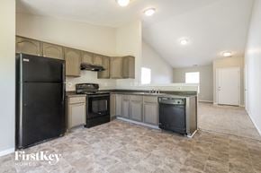 Indianapolis house for rent - the kitchen is clean and ready for us to use