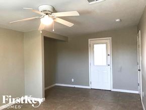 Phoenix house for rent - 8802 N 35TH Dr Phoenix, AZ 85051