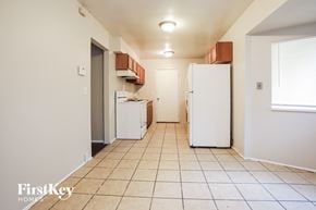 Kansas City house for rent - 8820 Manchester ave Kansas City, MO 64138
