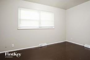 Kansas City house for rent - 8820 Manchester ave Kansas City, MO 64138
