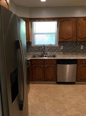 Jonesboro house for rent - 8894 Raven Dr Jonesboro, GA 30238
