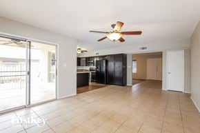Glendale house for rent - 9047 North 48th Avenue Glendale, AZ 85302