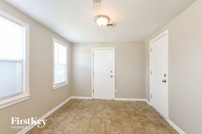 Evergreen Park house for rent - the living room is clean and ready to use