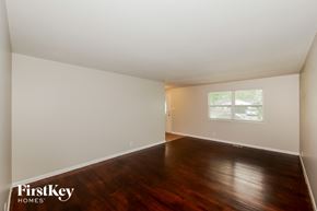 Indianapolis house for rent - 9420 E Shenandoah Indianapolis, IN 46229