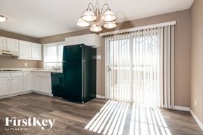 Saint Louis house for rent - 9553 Winkler Drive Saint Louis, MO 63136