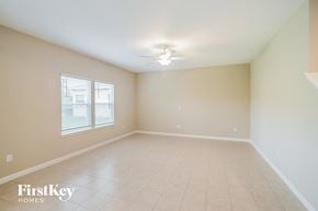 Jacksonville house for rent - 5645 Kellar Cir Jacksonville, FL 32218