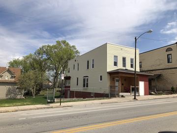 Omaha apartment for rent - an apartment building on the corner of a street