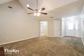 Conyers house for rent - the living room is spacious and ready for you to use