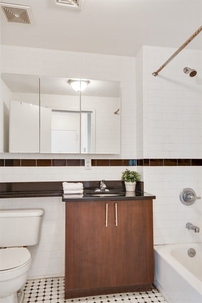 Floor plan for 1 bed, 1 bath, 720 sqft