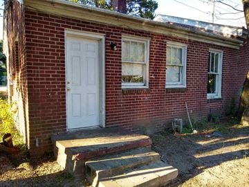 West Columbia house for rent - 2117 1/2 Platt Springs Road