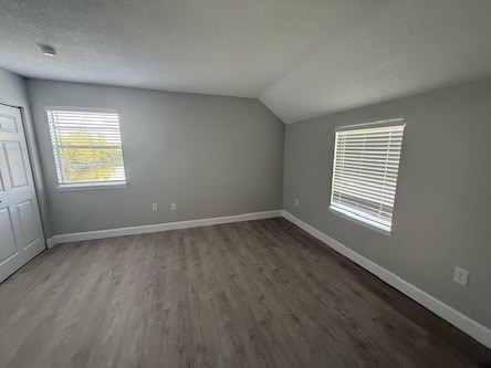 Floor plan for 2 beds, 1 bath, 975 sqft