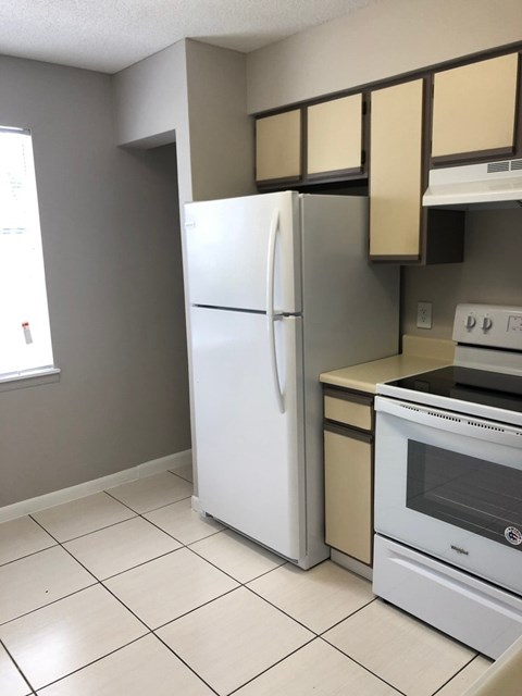 Floor plan for 2 beds, 1 bath, 875 sqft