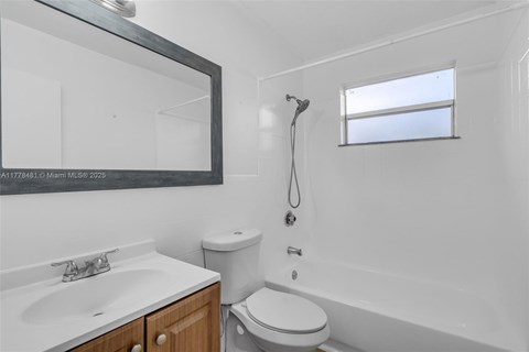 Floor plan for 2 beds, 1 bath, 800 sqft