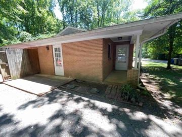 Winston Salem apartment for rent - 2115 Brookhurst Street Apt #2, Winston-Salem, NC 27106