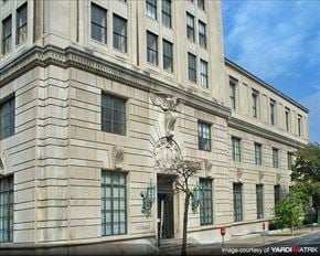 Philadelphia apartment for rent - a large building with a statue on the front of it