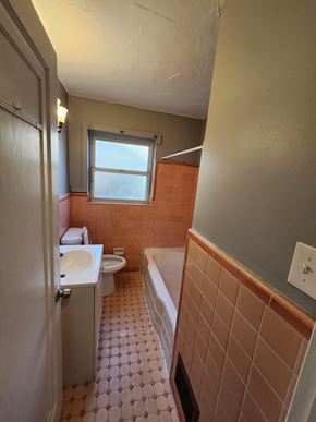 Cincinnati house for rent - 3029 South Hegry Circle