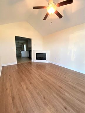 Nashville apartment for rent - A room with a ceiling fan and a television.