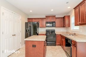 Winston-Salem house for rent - 1647 Crestlawn Trail Winston-Salem, NC 27040